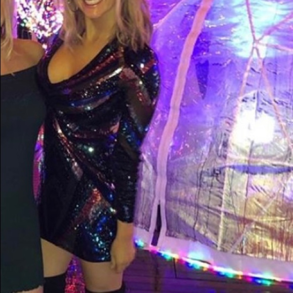 Fun, Sequenced, mini dress - Picture 3 of 4